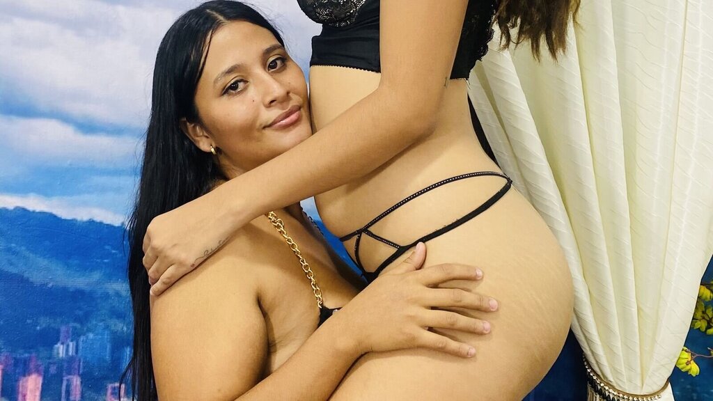 LiaAndAva